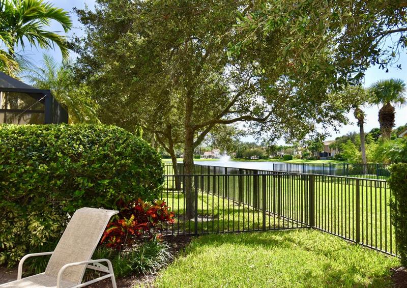 Image 36 of 39 For 4652 Cadiz Cir