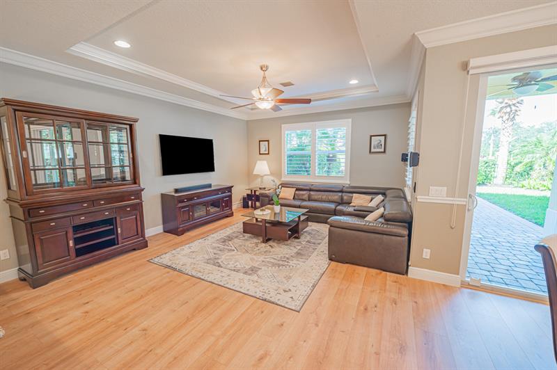 Image 7 of 39 For 4652 Cadiz Cir