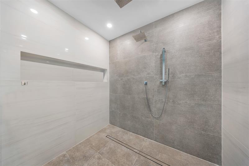 Image 11 of 20 For 902 Cypress Grove Dr  902