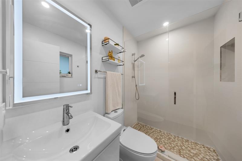 Image 17 of 20 For 902 Cypress Grove Dr  902