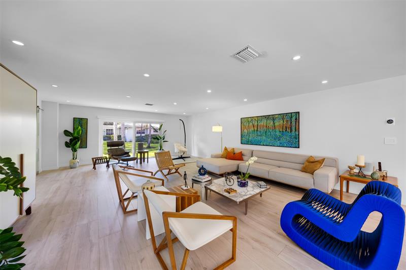 Image 3 of 20 For 902 Cypress Grove Dr  902