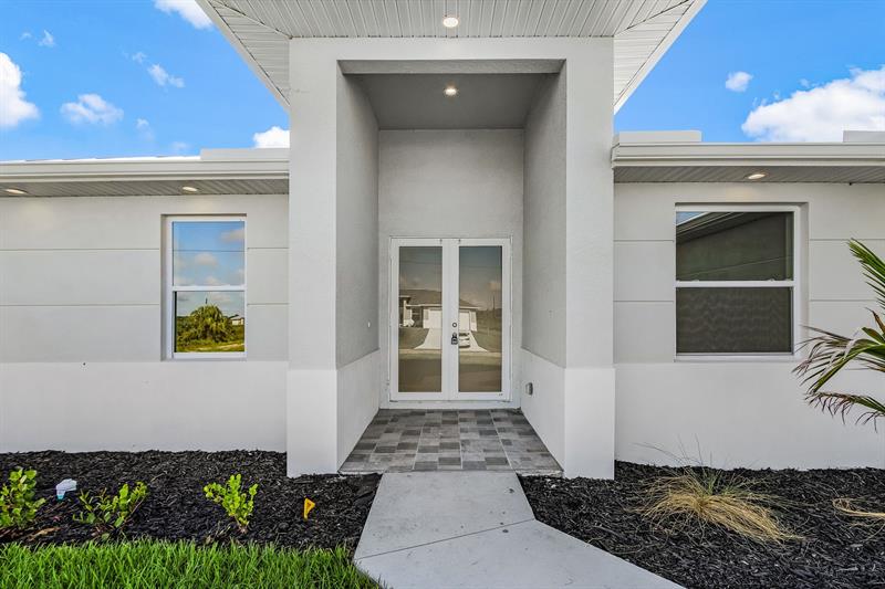 Details for 637 Royce Rd, Banyan Village, FL 33935