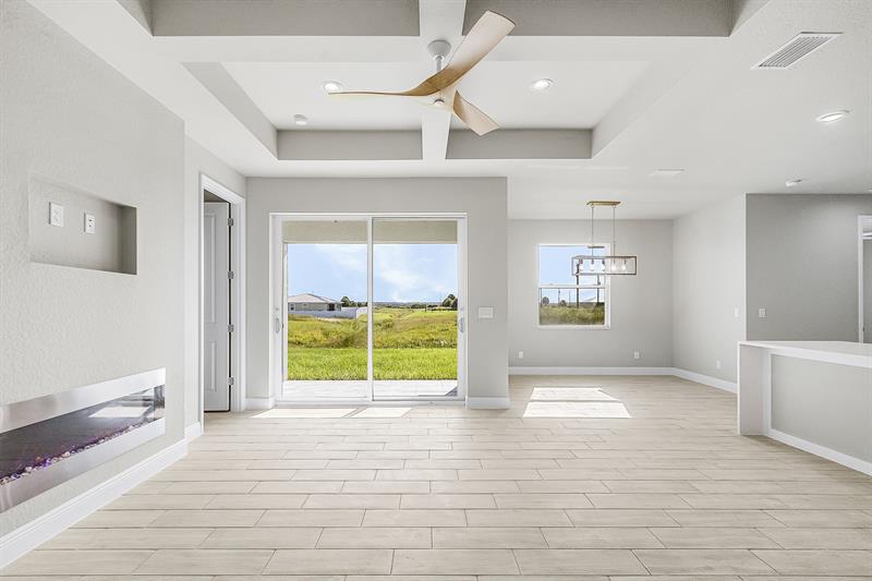 Image 15 of 25 For 637 Royce Rd