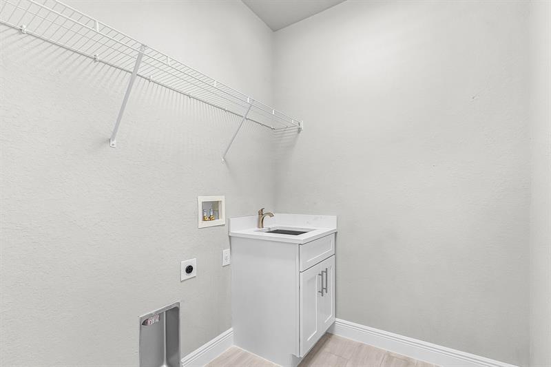 Image 20 of 25 For 637 Royce Rd