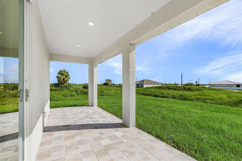 Image 21 of 25 For 637 Royce Rd