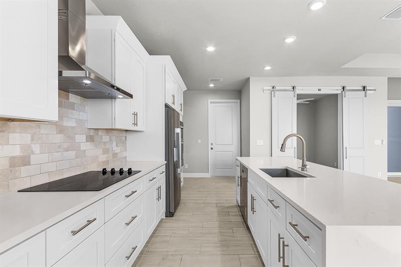 Image 9 of 25 For 637 Royce Rd