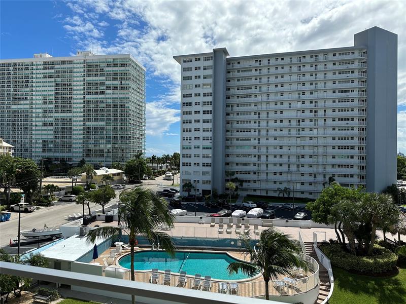 Image 14 of 35 For 1900 Ocean Dr  502