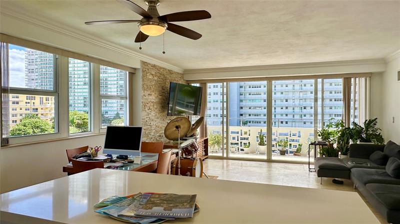 Image 9 of 35 For 1900 Ocean Dr  502