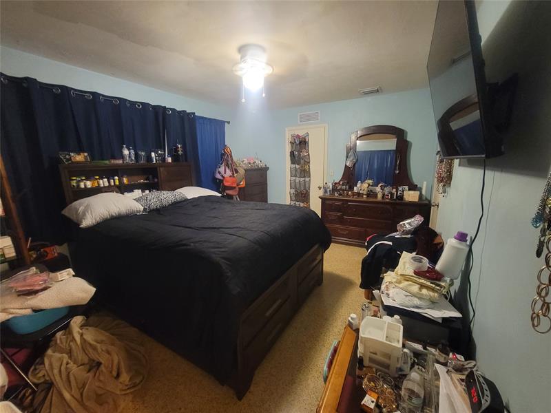 Image 13 of 21 For 18712 23rd Ct