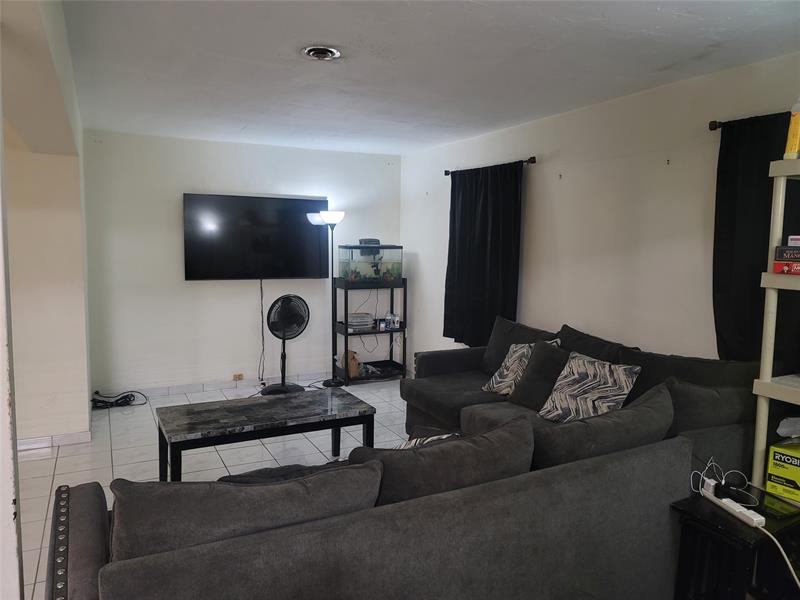Image 7 of 21 For 18712 23rd Ct