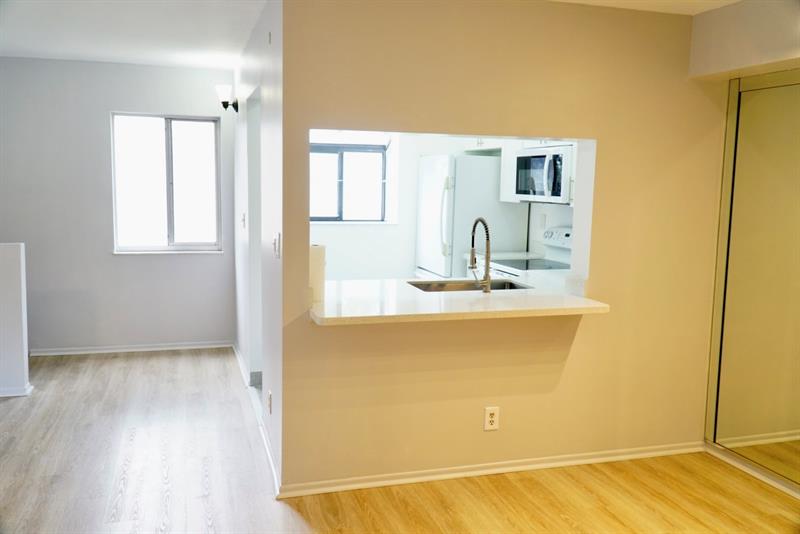 Image 4 of 19 For 117 Gardens Dr  203