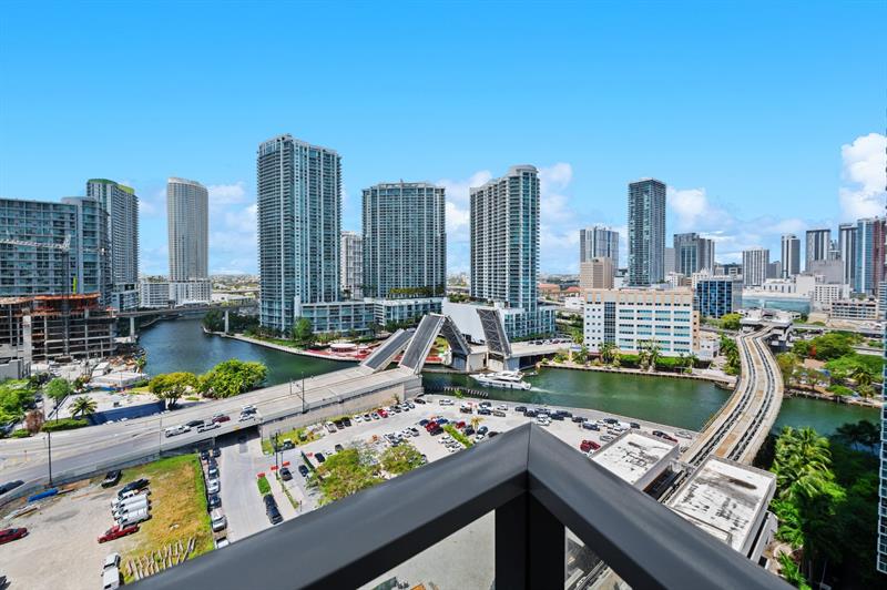 Details for 31 6th St  2002, Miami, FL 33131
