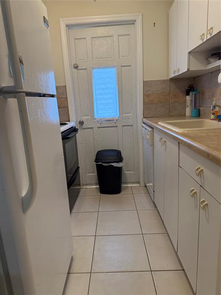 Image 11 of 22 For 2851 Golf Blvd  107