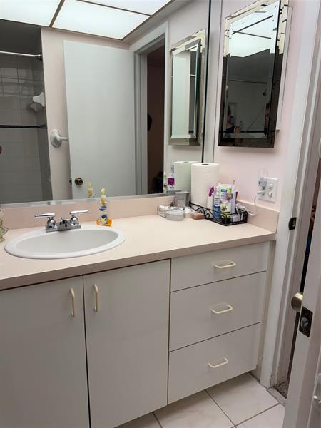 Image 17 of 22 For 2851 Golf Blvd  107