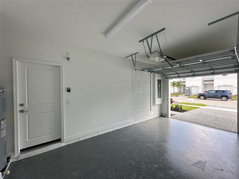 Image 11 of 87 For 402 Crossoak Ln  402