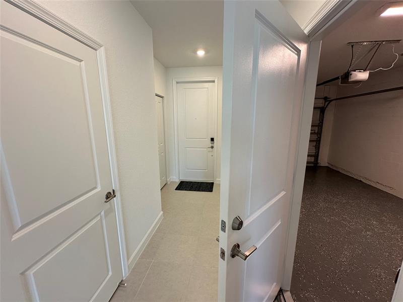 Image 18 of 87 For 402 Crossoak Ln  402