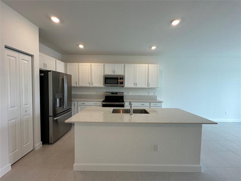 Image 24 of 87 For 402 Crossoak Ln  402