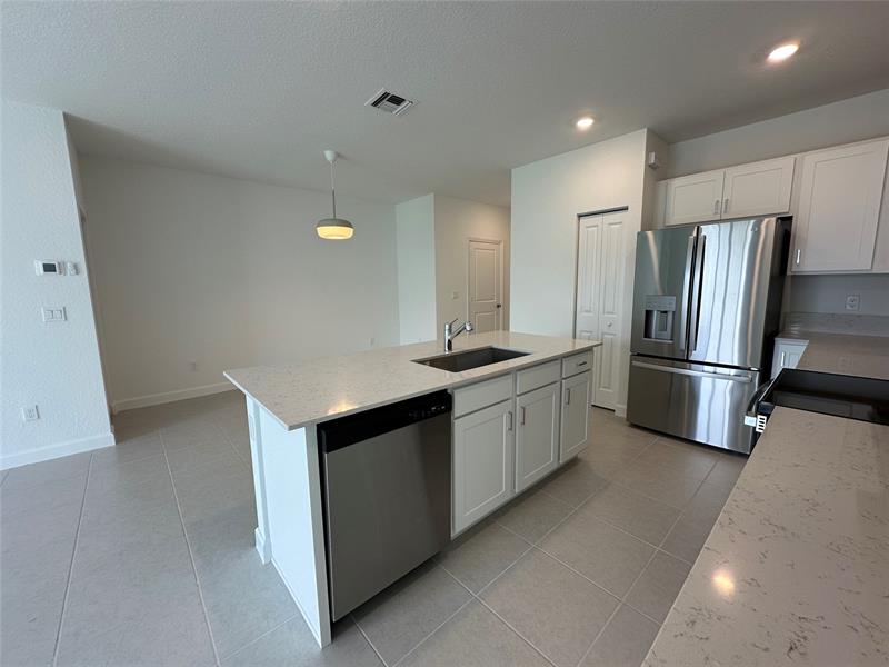 Image 27 of 87 For 402 Crossoak Ln  402