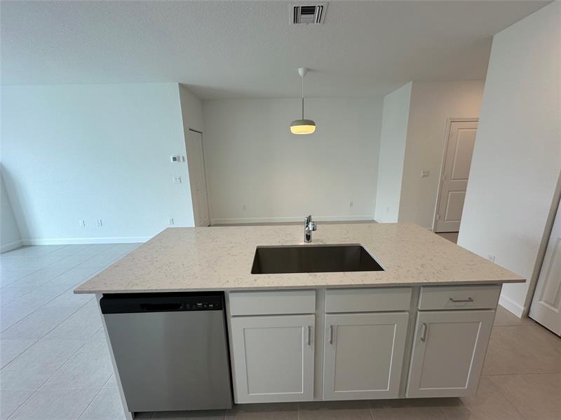 Image 30 of 87 For 402 Crossoak Ln  402