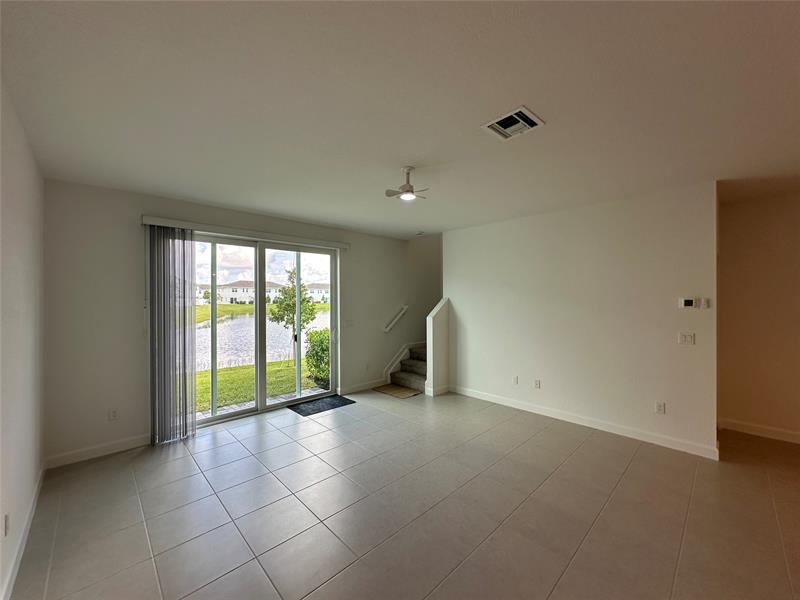 Image 33 of 87 For 402 Crossoak Ln  402