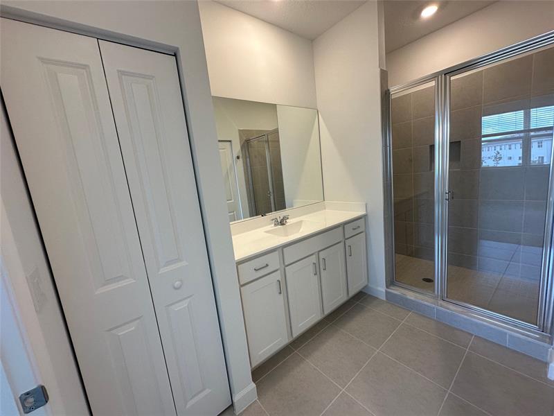 Image 45 of 87 For 402 Crossoak Ln  402