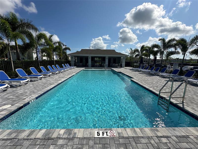 Image 7 of 87 For 402 Crossoak Ln  402