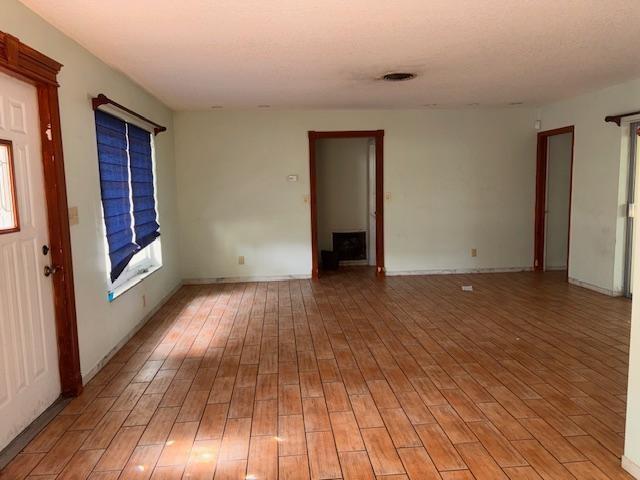 Image 6 of 44 For 1951 36th St