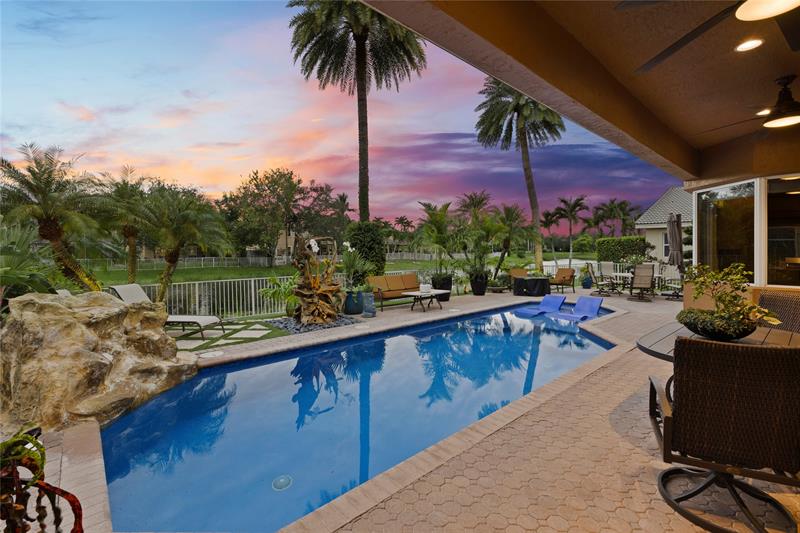 Image 5 of 60 For 12064 49th Dr