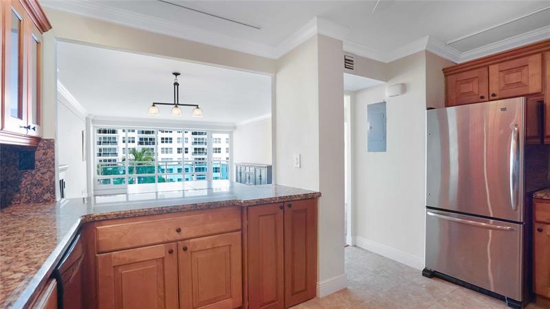 Image 16 of 48 For 3430 Galt Ocean Dr  504