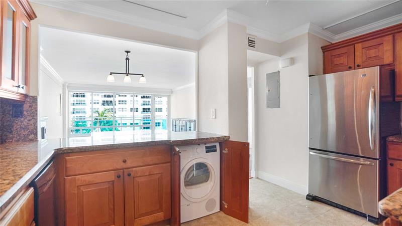 Image 18 of 48 For 3430 Galt Ocean Dr  504