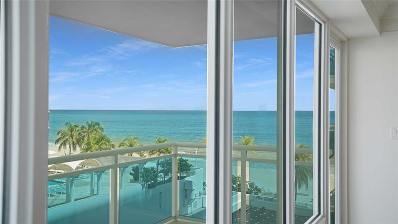 Image 3 of 48 For 3430 Galt Ocean Dr  504