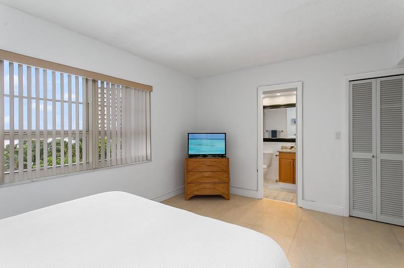 Image 25 of 34 For 6000 Ocean Blvd  6a