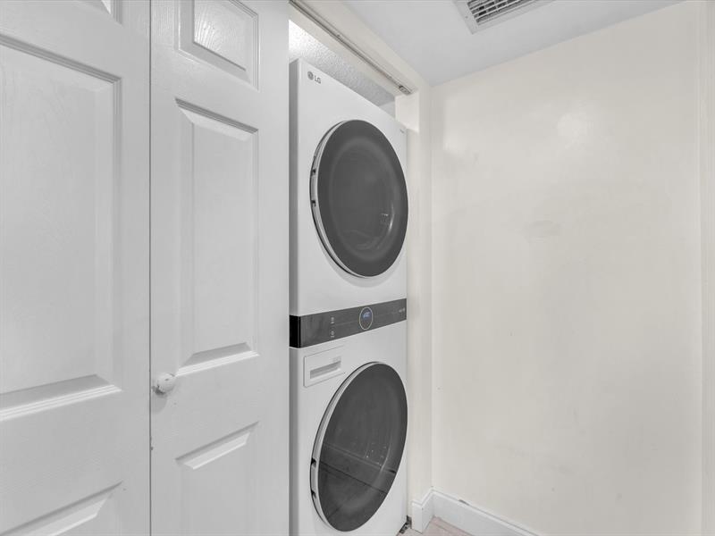 Image 4 of 21 For 9022 Atlantic Blvd  213