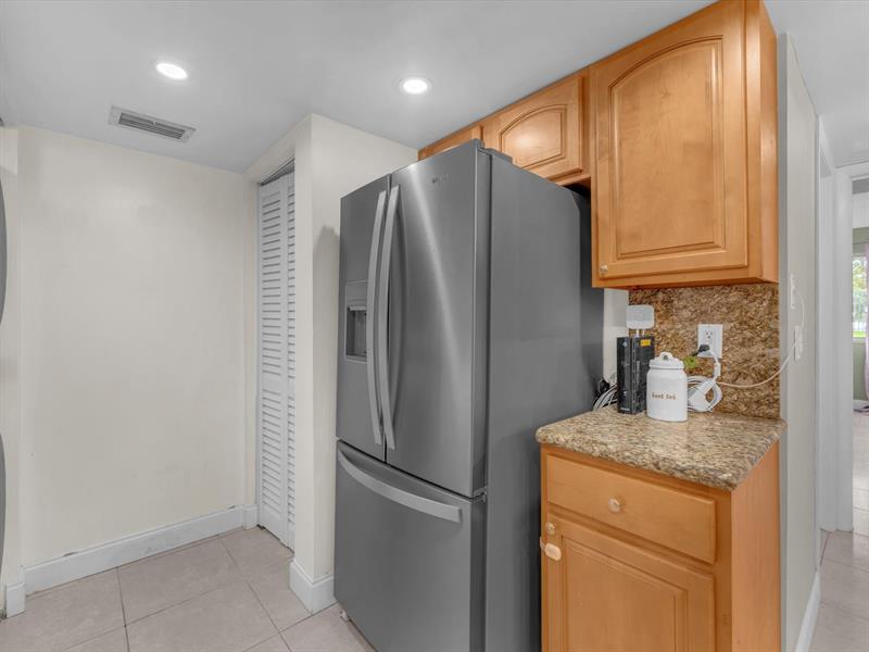Image 5 of 21 For 9022 Atlantic Blvd  213