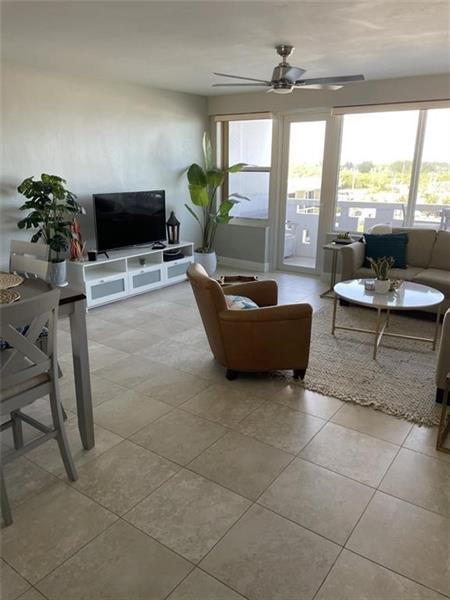 Image 12 of 22 For 3111 Ocean Dr  605