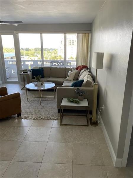 Image 13 of 22 For 3111 Ocean Dr  605