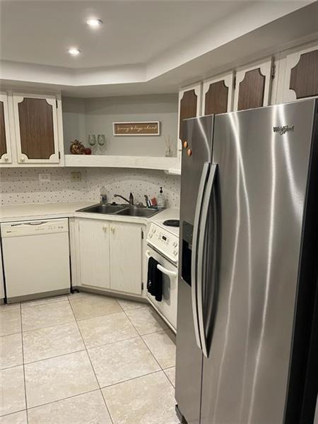 Image 15 of 22 For 3111 Ocean Dr  605
