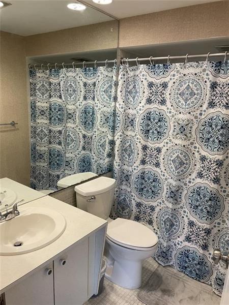 Image 17 of 22 For 3111 Ocean Dr  605