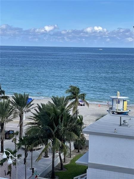 Image 5 of 22 For 3111 Ocean Dr  605