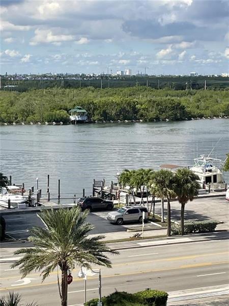 Image 7 of 22 For 3111 Ocean Dr  605