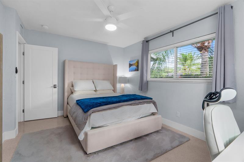 Image 12 of 64 For 558 28th St  