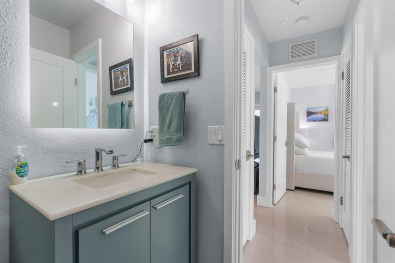 Image 15 of 64 For 558 28th St  