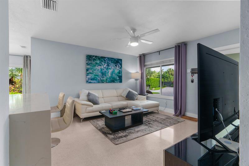 Image 24 of 64 For 558 28th St  