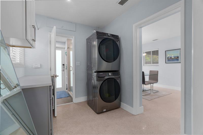 Image 33 of 64 For 558 28th St  