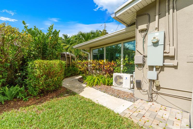Image 39 of 64 For 558 28th St  
