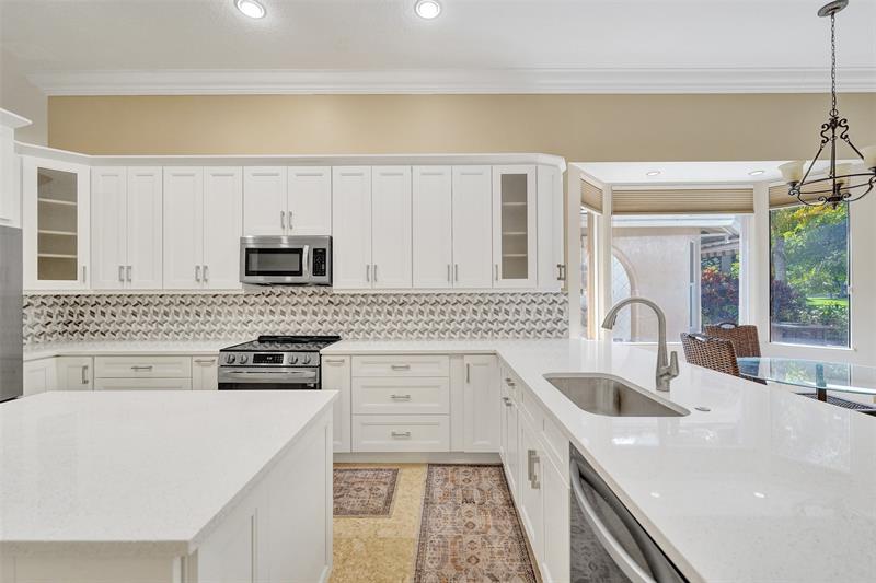 Image 25 of 100 For 4869 Kensington Cir