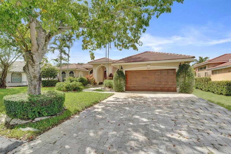 Image 4 of 100 For 4869 Kensington Cir
