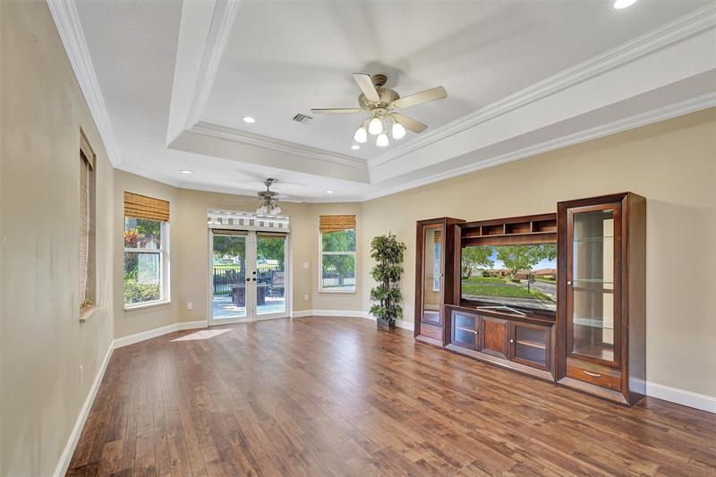 Image 43 of 100 For 4869 Kensington Cir