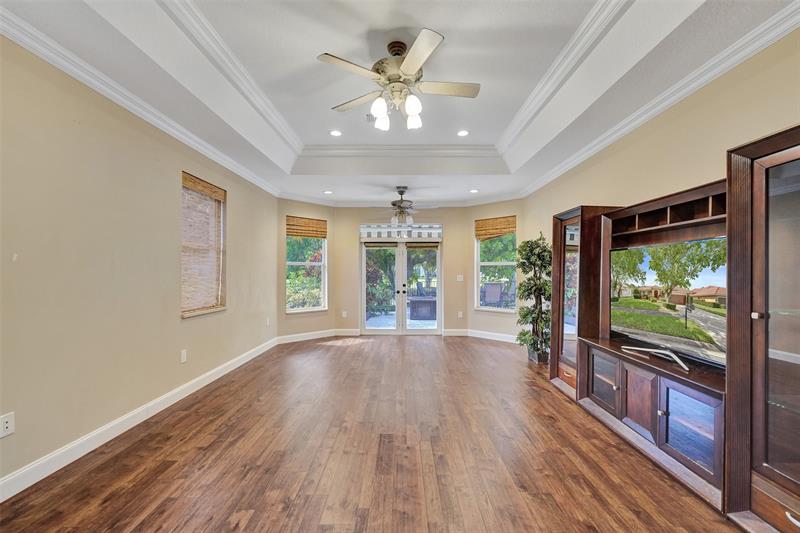 Image 44 of 100 For 4869 Kensington Cir