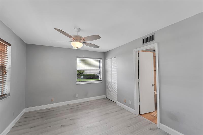 Image 6 of 37 For 1521 19th Ter  101